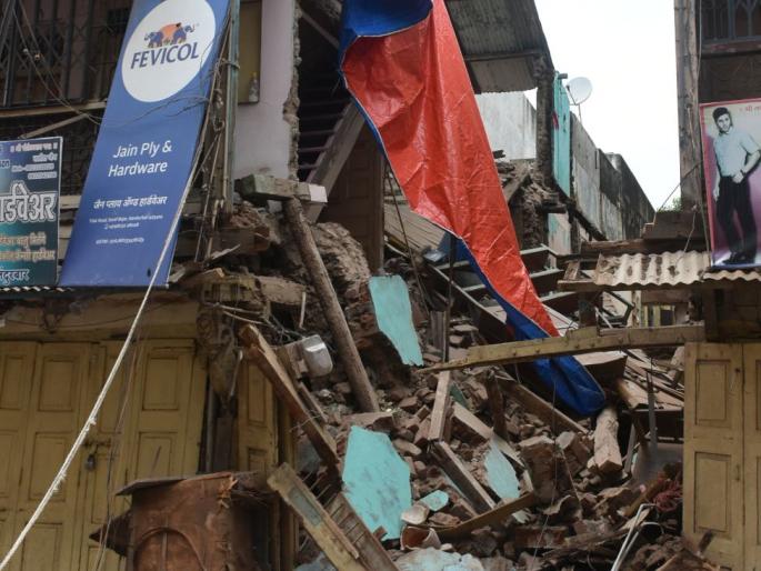 Even after giving notice to dilapidated houses and buildings, the situation was as it was | जिर्ण घरे व इमारतींना नोटीसा देऊनही जैसे थे परिस्थिती