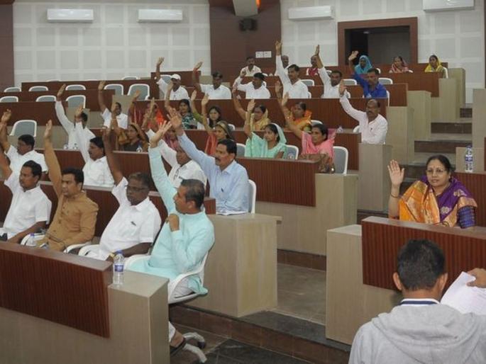 Rangal faces the choice of president-vice president until the last ball | अखेरच्या बॉलर्पयत रंगला अध्यक्ष-उपाध्यक्ष निवडीचा सामना