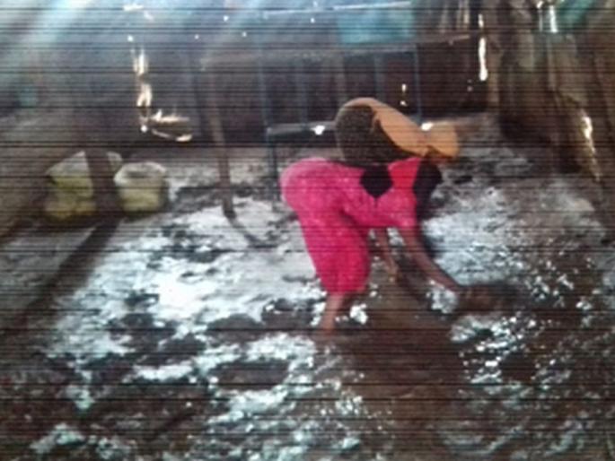 Damage due to water intrusion in 15 houses in Tahavad Rehabilitation Colony | तºहावद पुनर्वसन वसाहतीत १५ घरांमध्ये पाणी शिरल्याने नुकसान Damage due to water intrusion in 15 houses in Tahavad Rehabilitation Colony | तºहावद पुनर्वसन वसाहतीत १५ घरांमध्ये पाणी शिरल्याने नुकसान