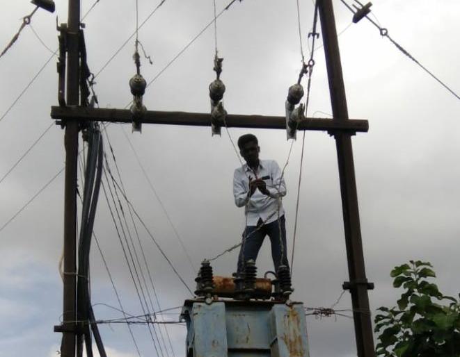 3,000 consumers in Dhadgaon subdivision cut off electricity | धडगाव उपविभागातील 3 हजार ग्राहकांची वीज कापली 3,000 consumers in Dhadgaon subdivision cut off electricity | धडगाव उपविभागातील 3 हजार ग्राहकांची वीज कापली