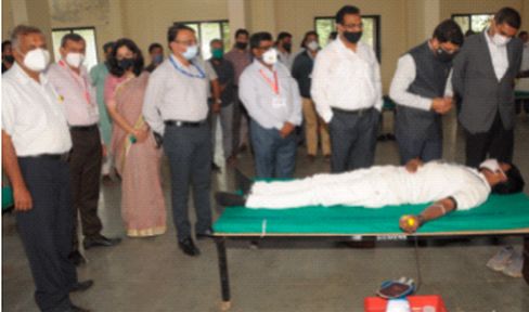 Blood donation camp by district administration | जिल्हा प्रशासनातर्फे रक्तदान शिबिर Blood donation camp by district administration | जिल्हा प्रशासनातर्फे रक्तदान शिबिर