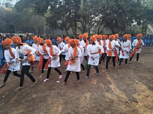 Triveni meeting with Tall Mridanga | टाळ मृदंगासह त्रिवेणी संमेलनाने गजबजली उंब्रजनगरी Triveni meeting with Tall Mridanga | टाळ मृदंगासह त्रिवेणी संमेलनाने गजबजली उंब्रजनगरी