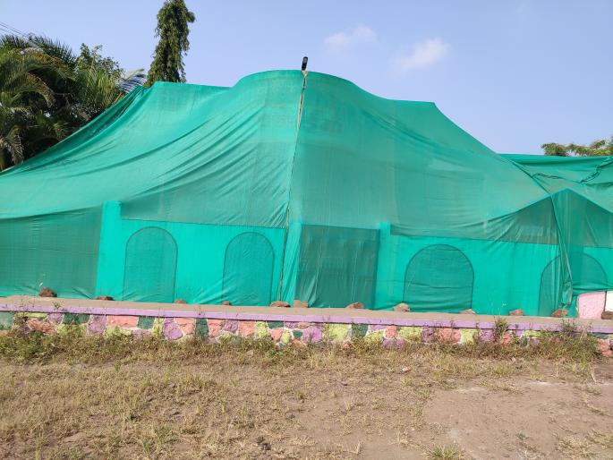 Pandane-Saputara road work stopped | पांडाणे-सापुतारा रस्त्याचे काम रखडले