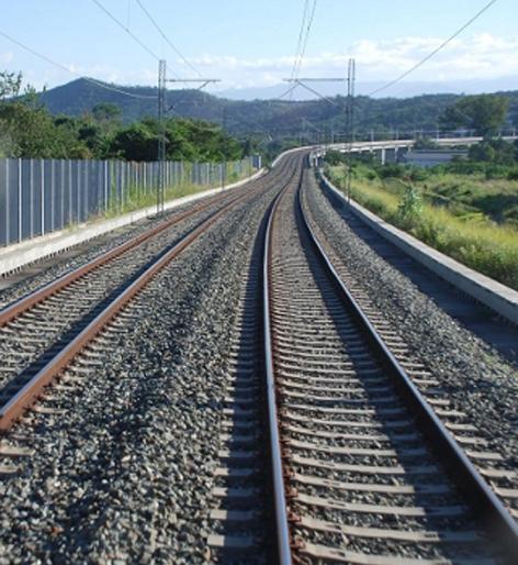 Parbhani: Waiting till September to double the railway route | परभणी : रेल्वे मार्ग दुहेरीकरणासाठी सप्टेंबरअखेरपर्यंतची प्रतीक्षा