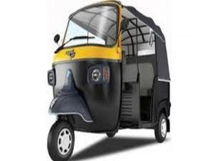 Chadkhani's question asked; Rickshaw | छेडखानीचा जाब विचारला; अंगावर घातली रिक्षा