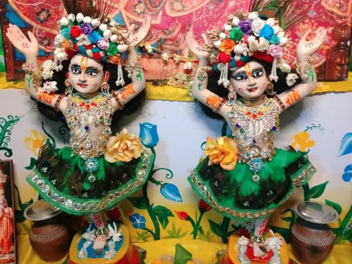 Chandan Yatra Festival celebrated in a simple manner at ISKCON temple in Faizpur | फैजपुरात इस्कॉन मंदिरात चंदन यात्रा महोत्सव साध्या पद्धतीने साजरा Chandan Yatra Festival celebrated in a simple manner at ISKCON temple in Faizpur | फैजपुरात इस्कॉन मंदिरात चंदन यात्रा महोत्सव साध्या पद्धतीने साजरा