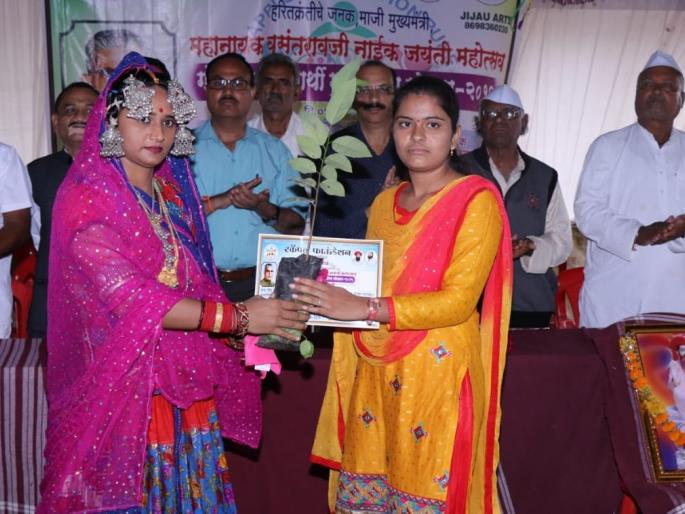 Praise from the Banjara community at Jamner | जामनेर येथे बंजारा समाजाकडून गुणगौरव