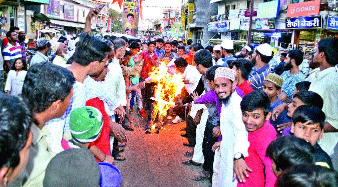 Anti-infective emotions | पाकविरोधी भावनांचा उद्रेक