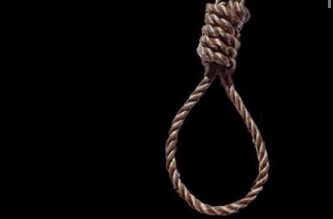 After the child's suicide, the mother took her stand | मुलाच्या आत्महत्येनंतर आईने घेतला गळफास After the child's suicide, the mother took her stand | मुलाच्या आत्महत्येनंतर आईने घेतला गळफास