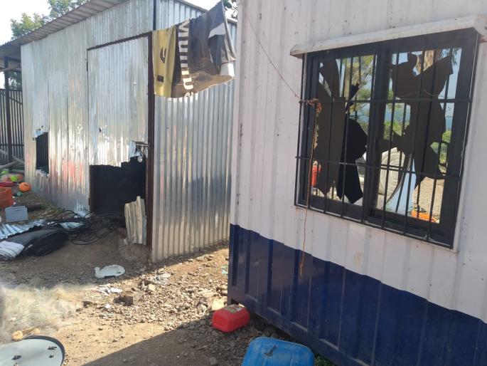 Satara: The fishermen's women's rotation, chasing people, migrating youth | सातारा : मच्छीमार महिलांचा रुद्रावतार, संबंधितांना चोप, दमदाटी करणाऱ्या युवकांचे पलायन Satara: The fishermen's women's rotation, chasing people, migrating youth | सातारा : मच्छीमार महिलांचा रुद्रावतार, संबंधितांना चोप, दमदाटी करणाऱ्या युवकांचे पलायन