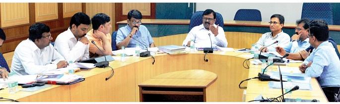 Sindhudurg: Graduate of Konkan Division: A review of the preliminary results from the Commissioner | सिंधुदुर्ग : कोकण विभाग पदवीधर : आयुक्तांकडून निवडणूकपूर्व आढावा Sindhudurg: Graduate of Konkan Division: A review of the preliminary results from the Commissioner | सिंधुदुर्ग : कोकण विभाग पदवीधर : आयुक्तांकडून निवडणूकपूर्व आढावा