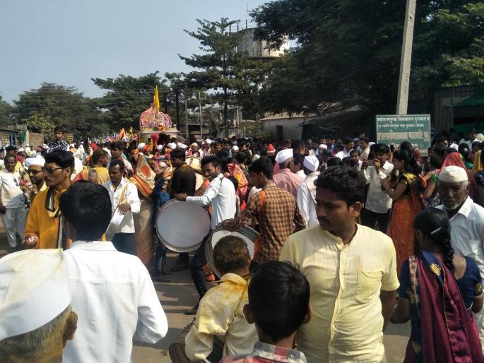 'Yelkot Yelkot' proclaimed in stone | पाथरेत दुमदुमला ‘येळकोट येळकोट’चा जयघोष 'Yelkot Yelkot' proclaimed in stone | पाथरेत दुमदुमला ‘येळकोट येळकोट’चा जयघोष