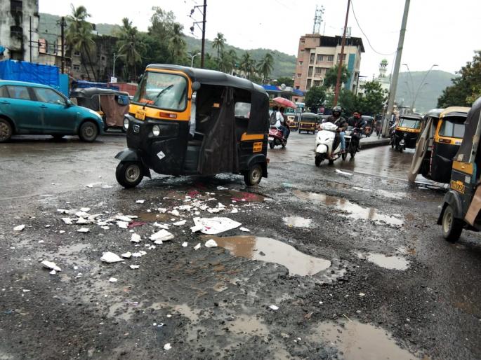 Fill the pits in four days, otherwise the agitation will take to the streets | चार दिवसात खड्डे बुजवा, अन्यथा रस्त्यावर उतरुन आंदोलन कॉंग्रेसचा पालिकेला इशारा Fill the pits in four days, otherwise the agitation will take to the streets | चार दिवसात खड्डे बुजवा, अन्यथा रस्त्यावर उतरुन आंदोलन कॉंग्रेसचा पालिकेला इशारा