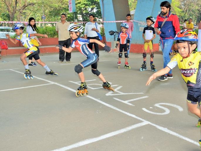 The Thunder of Skating under the Cadbury flyover in Thane from Nitin | ठाण्यात नितीन ते कॅडबरी उड्डाणपुलाखाली रंगला स्केटिंगचा थरार! The Thunder of Skating under the Cadbury flyover in Thane from Nitin | ठाण्यात नितीन ते कॅडबरी उड्डाणपुलाखाली रंगला स्केटिंगचा थरार!