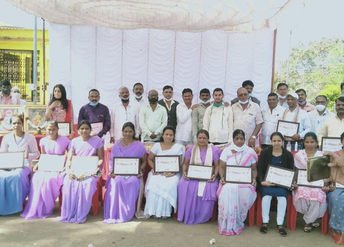 Glory to Corona Warrior at Thangaon | ठाणगाव येथे कोरोना योद्ध्याचा गौरव Glory to Corona Warrior at Thangaon | ठाणगाव येथे कोरोना योद्ध्याचा गौरव