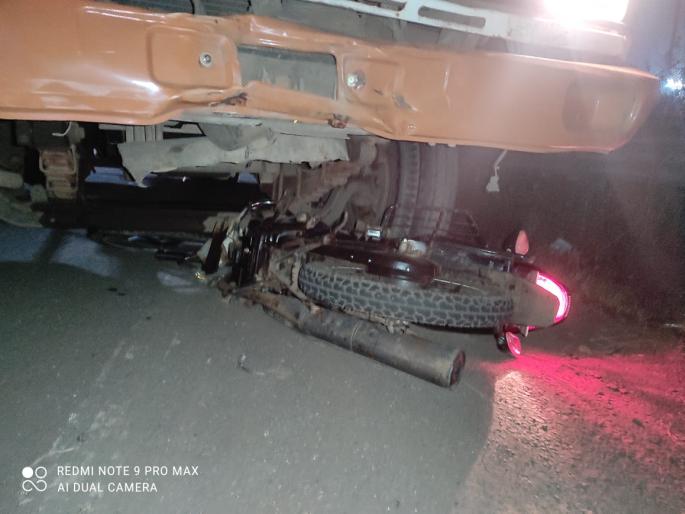Three injured in road mishap | वाडीवऱ्हे फाट्यावर अपघातात तीन जखमी Three injured in road mishap | वाडीवऱ्हे फाट्यावर अपघातात तीन जखमी