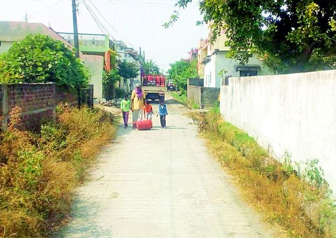 Allergies to Employees for Delivery of Home Cylinders | घरपोच सिलिंडर देण्याची कर्मचाऱ्यांना एलर्जी Allergies to Employees for Delivery of Home Cylinders | घरपोच सिलिंडर देण्याची कर्मचाऱ्यांना एलर्जी