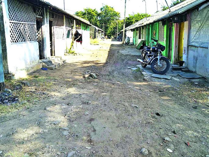 Police reside in Kondwad! | पोलिसांचे वास्तव्य कोंडवाड्यात! Police reside in Kondwad! | पोलिसांचे वास्तव्य कोंडवाड्यात!