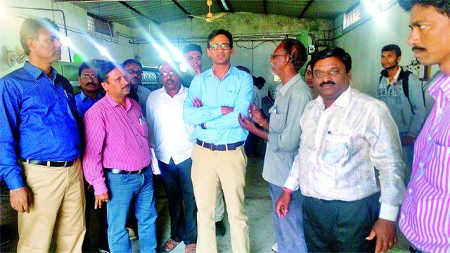 Silk farming is beneficial for farmers | रेशीम शेती शेतकऱ्यांसाठी फायद्याचीच Silk farming is beneficial for farmers | रेशीम शेती शेतकऱ्यांसाठी फायद्याचीच