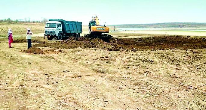 2,835 cubic meter of mud removed from 'Dham' project | ‘धाम’ प्रकल्पातून काढला २,८३५ घनमीटर गाळ 2,835 cubic meter of mud removed from 'Dham' project | ‘धाम’ प्रकल्पातून काढला २,८३५ घनमीटर गाळ