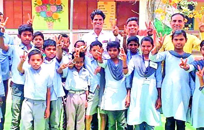 Zool Parishad's Chimukanya Ki Natya Mahotsav | जिल्हा परिषदेच्या चिमुकल्यांचा नाट्य महोत्सव