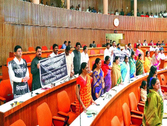 Corporator aggressor on auto-dcr issue | आॅटो डीसीआर विषयावर नगरसेवक आक्रमक Corporator aggressor on auto-dcr issue | आॅटो डीसीआर विषयावर नगरसेवक आक्रमक