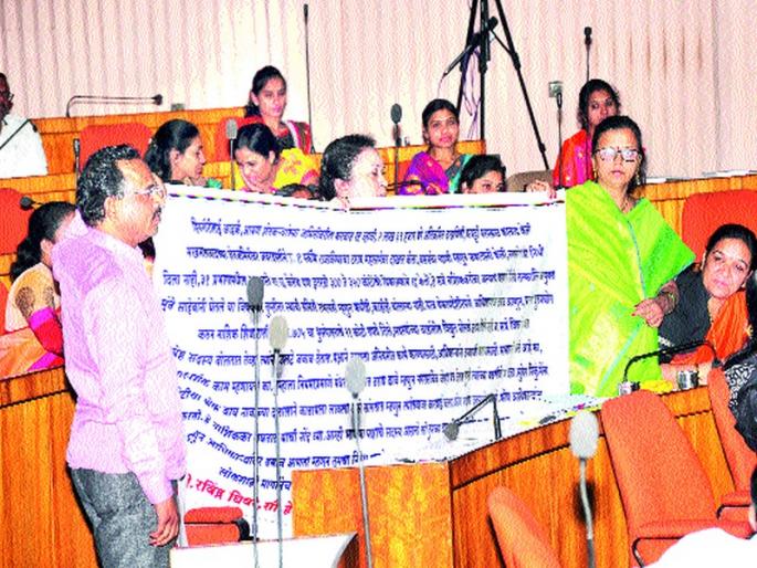 Plot controversy over plot scam | भूखंड घोटाळ्यावरून वाद चव्हाट्यावर Plot controversy over plot scam | भूखंड घोटाळ्यावरून वाद चव्हाट्यावर