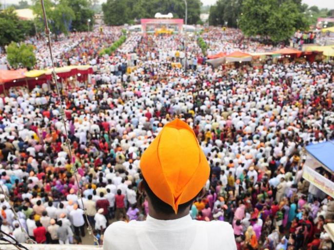 A silent tribute in the presence of millions of followers to Rashtrasant in Amravati district | अमरावती जिल्ह्यात राष्ट्रसंतांना लाखो अनुयायांच्या उपस्थितीत मौन श्रद्धांजली A silent tribute in the presence of millions of followers to Rashtrasant in Amravati district | अमरावती जिल्ह्यात राष्ट्रसंतांना लाखो अनुयायांच्या उपस्थितीत मौन श्रद्धांजली