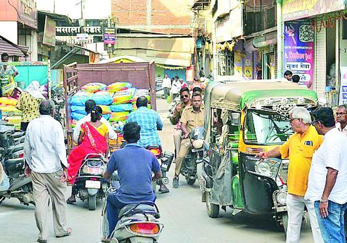 Nine hours of relaxation in the curfew | संचारबंदीत नऊ तासांची शिथिलता Nine hours of relaxation in the curfew | संचारबंदीत नऊ तासांची शिथिलता