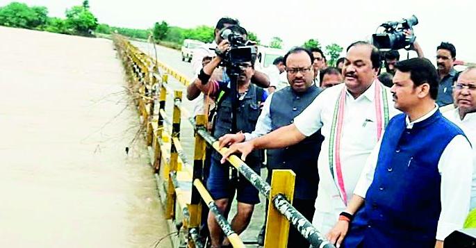 1.35 lakh hectares of agriculture lost in the division due to heavy rains; Instructions for conducting objective Panchnama | अतिवृष्टीमुळे विभागात १.३५ लाख हेक्टर शेतीचे नुकसान; वस्तुनिष्ठ पंचनामे करण्याचे निर्देश 1.35 lakh hectares of agriculture lost in the division due to heavy rains; Instructions for conducting objective Panchnama | अतिवृष्टीमुळे विभागात १.३५ लाख हेक्टर शेतीचे नुकसान; वस्तुनिष्ठ पंचनामे करण्याचे निर्देश