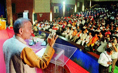 To teach 'Vedas' in schools and colleges | शाळा, महाविद्यालयांत ‘वेद’ शिकविणार To teach 'Vedas' in schools and colleges | शाळा, महाविद्यालयांत ‘वेद’ शिकविणार