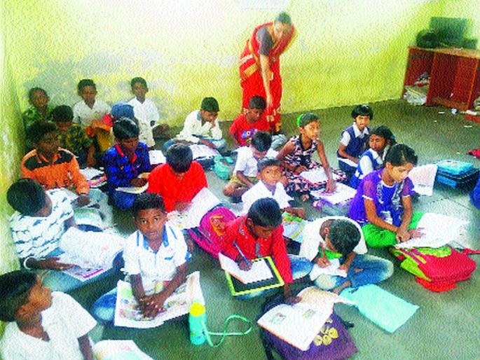 ... finally the school of the illuminated school opened | ...अखेर प्रबुद्धनगरातील शाळेचे कुलूप उघडले ... finally the school of the illuminated school opened | ...अखेर प्रबुद्धनगरातील शाळेचे कुलूप उघडले
