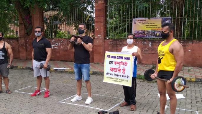 Exercise agitation by Mayor Sandeep Joshi to start a gym in the state | राज्यातील जिम सुरू करण्याकरिता महापौर संदीप जोशी यांचे व्यायाम आंदोलन