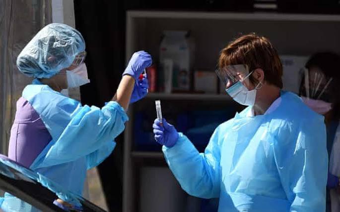 Corona virus: relief to Pune residents in 'tension'; Due to strict restrictions, the 'positive' rate has gone up from 36 to 20 per cent | 'टेन्शन'मधील पुणेकरांना दिलासा ; कडक निर्बंधांमुळे 'पॉझिटिव्हिटी' रेट ३६ वरून २० टक्क्यांवर