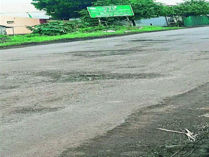 Trail of roads in Bhagur area | भगूर भागातील रस्त्यांची चाळण