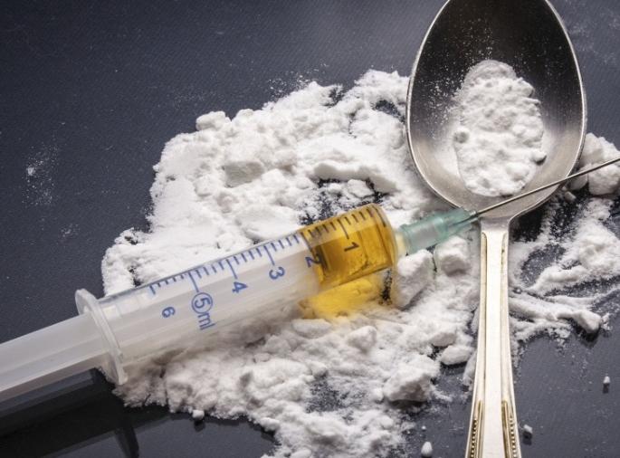 Surprising... smuggling of thousands of crores heroin from empty jute Sacks | आश्चर्य...रिकाम्या गोण्यांतून हजारो कोटींच्या हेरॉईनची तस्करी Surprising... smuggling of thousands of crores heroin from empty jute Sacks | आश्चर्य...रिकाम्या गोण्यांतून हजारो कोटींच्या हेरॉईनची तस्करी