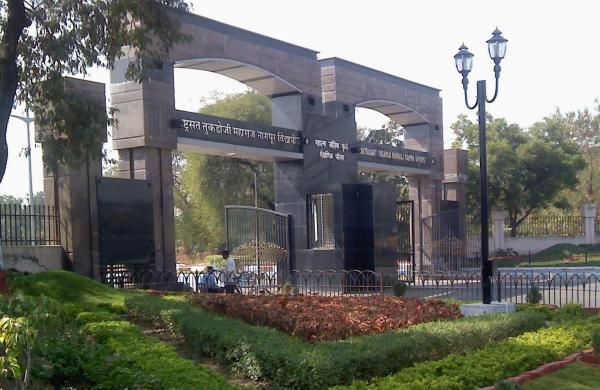 Nagpur University; Sound muted; Allegations by members of the Senate | नागपूर विद्यापीठ; आवाज केला ‘म्यूट’; ‘सिनेट’ सदस्यांचा आरोप Nagpur University; Sound muted; Allegations by members of the Senate | नागपूर विद्यापीठ; आवाज केला ‘म्यूट’; ‘सिनेट’ सदस्यांचा आरोप
