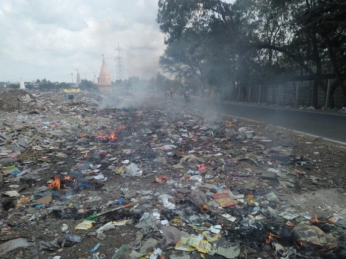 The administration is responsible for pollution in the metropolis of Walaj | वाळूज महानगरात प्रशासनाकडूनच प्रदुषणाला खतपाणी The administration is responsible for pollution in the metropolis of Walaj | वाळूज महानगरात प्रशासनाकडूनच प्रदुषणाला खतपाणी