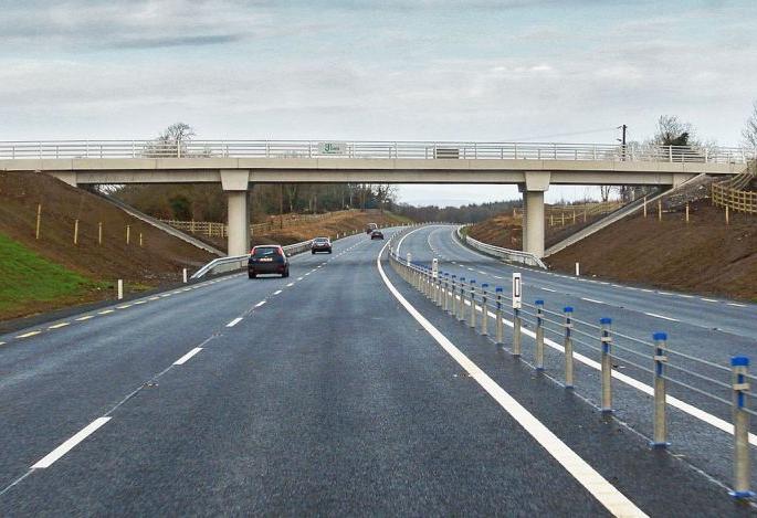 Road Engineer's eyes on ten thousand crores roads | दहा हजार कोटींच्या रस्त्यांवर रोड इंजिनिअरची नजर Road Engineer's eyes on ten thousand crores roads | दहा हजार कोटींच्या रस्त्यांवर रोड इंजिनिअरची नजर