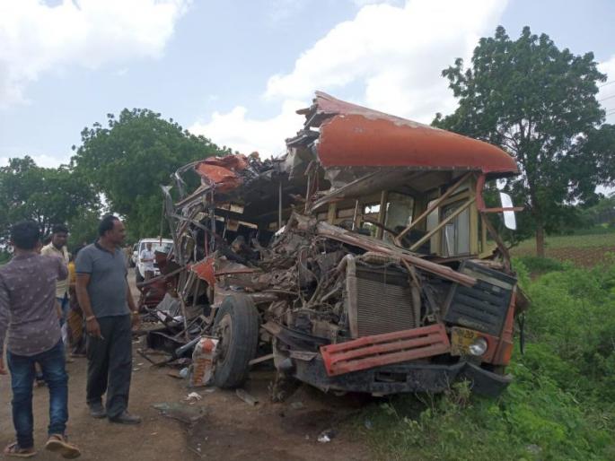 Dhule: One killed in ST, truck accident | धुळे: एसटी आणि कंटेनर भीषण अपघातात १३ ठार Dhule: One killed in ST, truck accident | धुळे: एसटी आणि कंटेनर भीषण अपघातात १३ ठार