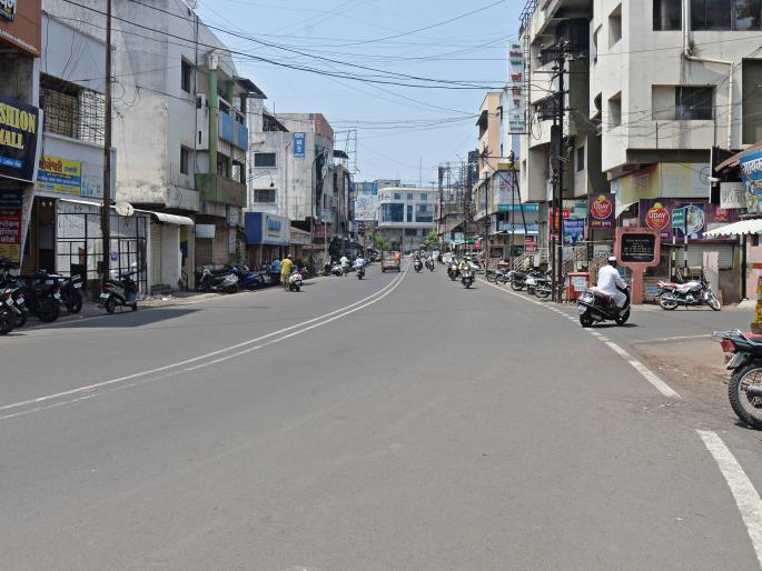 Afternoon silence in the city due to curfew | संचारबंदीमुळे शहरात दुपारनंतर शांतता