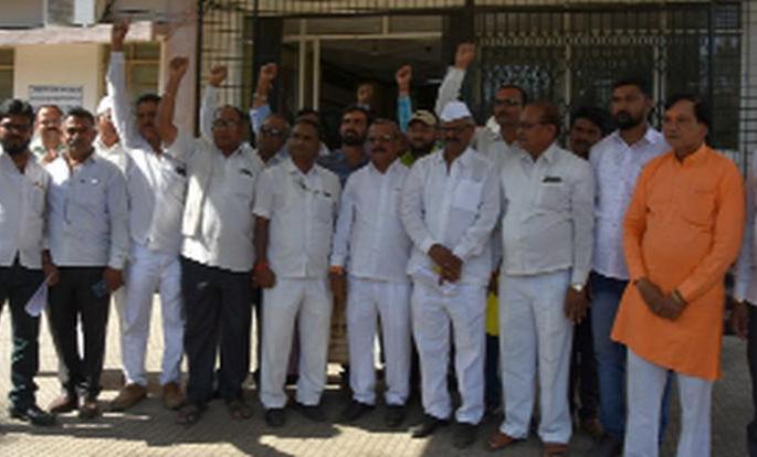 Problems with server down grain distribution of biometrics | बायोमेट्रीकचे सर्वर डाऊन धान्य वितरणात अडचणी