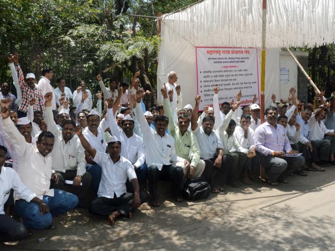 Immediate sanction of salary, civic services, new regime, to be held in Kolhapur | ग्रंथालय संघातर्फे कोल्हापुरात धरणे, वेतनश्रेणी, सेवाशर्ती, नवीन शासनमान्यता त्वरित मंजूर करा Immediate sanction of salary, civic services, new regime, to be held in Kolhapur | ग्रंथालय संघातर्फे कोल्हापुरात धरणे, वेतनश्रेणी, सेवाशर्ती, नवीन शासनमान्यता त्वरित मंजूर करा