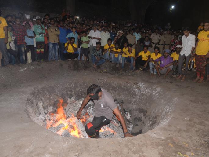 Kolhapur: Traditional way to break the gap of 'Babujamal' | कोल्हापूर : ‘बाबूजमाल’ची खाई फोडण्याचा कार्यक्रम पारंपरिक पद्धतीने