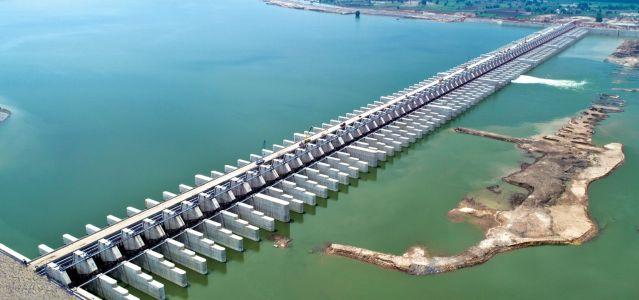 Due to Medigadda Barrage, benefit to Telangana, Maharashtra is starving | मेडीगड्डा बॅरेजमुळे तेलंगणा तुपाशी, महाराष्ट्र उपाशी Due to Medigadda Barrage, benefit to Telangana, Maharashtra is starving | मेडीगड्डा बॅरेजमुळे तेलंगणा तुपाशी, महाराष्ट्र उपाशी