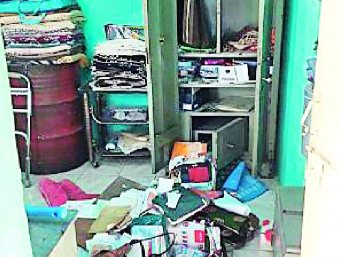 Two houses broke into Gadagnagar area | गाडगेनगर हद्दीत दोन घरफोड्या Two houses broke into Gadagnagar area | गाडगेनगर हद्दीत दोन घरफोड्या