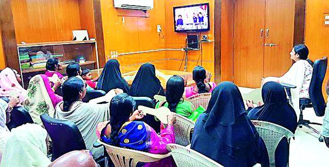 Homework Benefits Directly to the Prime Minister | घरकूल लाभार्र्थींचा थेट पंतप्रधानांशी संवाद Homework Benefits Directly to the Prime Minister | घरकूल लाभार्र्थींचा थेट पंतप्रधानांशी संवाद