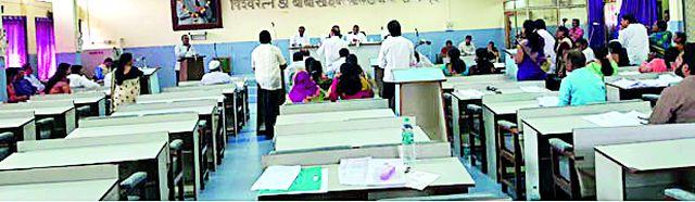 Opposition's unity on fundamental funding | मूलभूत निधीच्या मुद्यावर विरोधकांची एकजूट Opposition's unity on fundamental funding | मूलभूत निधीच्या मुद्यावर विरोधकांची एकजूट