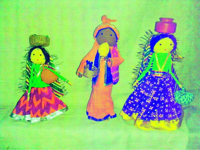 The idea of 'long time useful from waste!' | टाकाऊतून टिकाऊ’चा कानमंत्र!, कपड्यांपासून वस्तूंची निर्मिती The idea of 'long time useful from waste!' | टाकाऊतून टिकाऊ’चा कानमंत्र!, कपड्यांपासून वस्तूंची निर्मिती