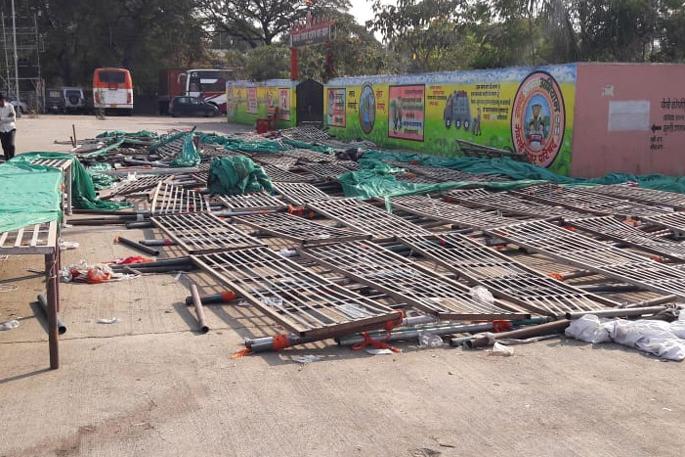 Audience Gallery collapses one injured | प्रेक्षक गॅलरी कोसळून एक जखमी